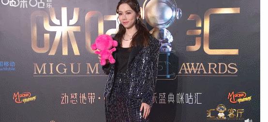 李宇春最新动态,可靠信息解析说明_动态版82.13.42
